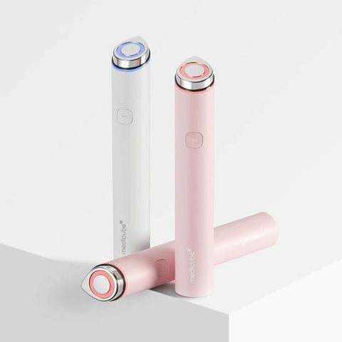 Dispozitiv 2-in-1 pentru ingrijirea tenului Age-R Booster mini ALB | Medicube