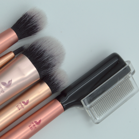 Set de pensule pentru machiaj x 5buc [pieptene sprancene+corector+fard+blend+eyeliner] | Nascita